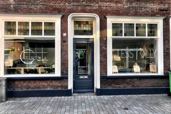 Entree ingang City Massage Willem II straat 3 Tilburg voorkant